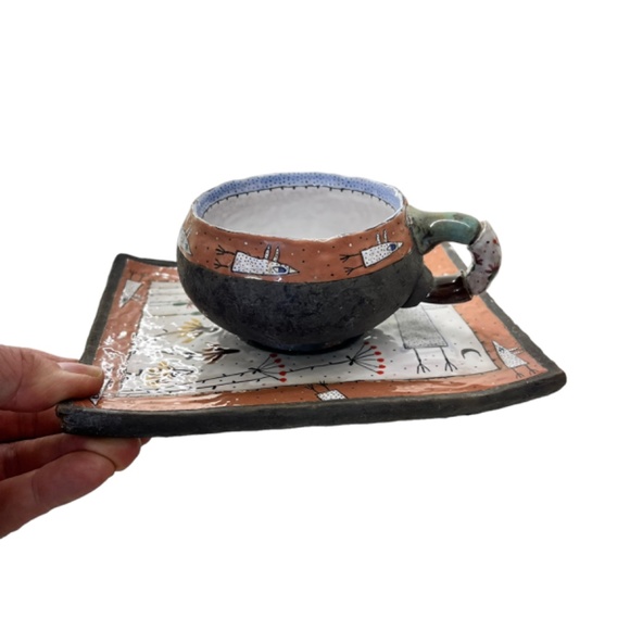 Hand thrown pottery teacup and saucer - Picture 5 of 5